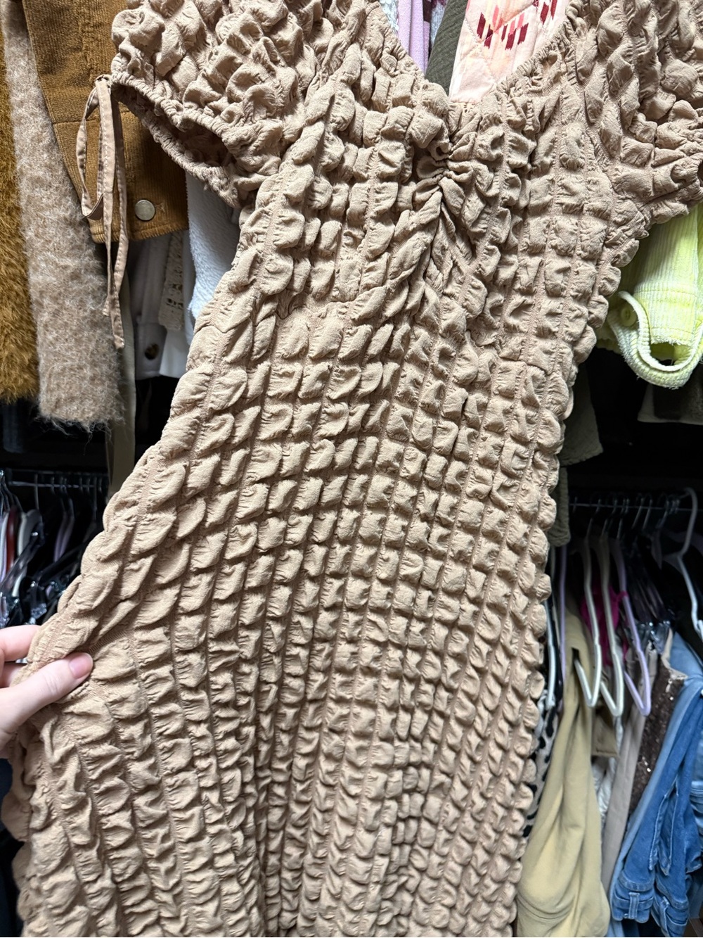 Textured Ruched Camel Midi Dress - Picture 5 of 6